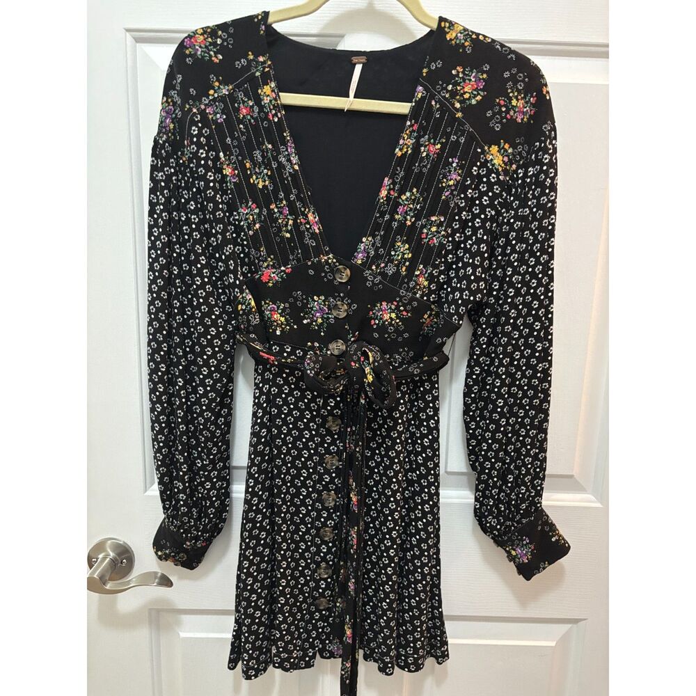 Free People Black print Dress V neck, EUC Small